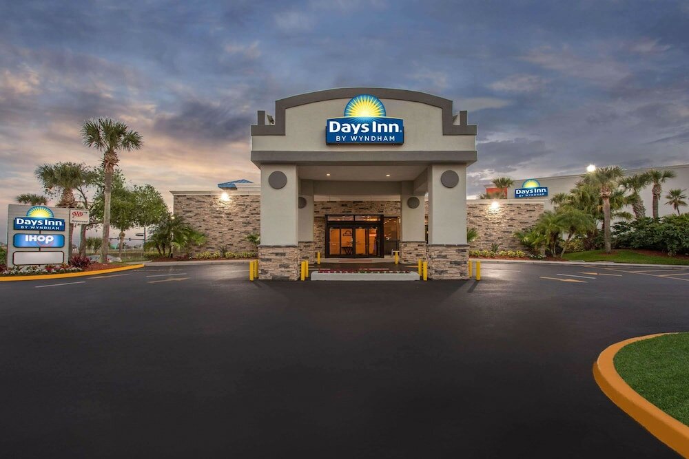 Фото Days Inn by Wyndham Orlando Conv. Center/International Dr