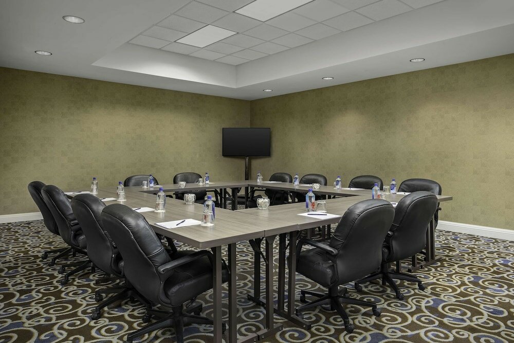 Фото DoubleTree by Hilton Chicago O'Hare Airport - Rosemont