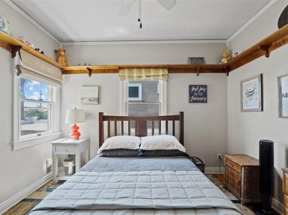 Фото Relax & Getaway - Chic Belmont Shore Duplex