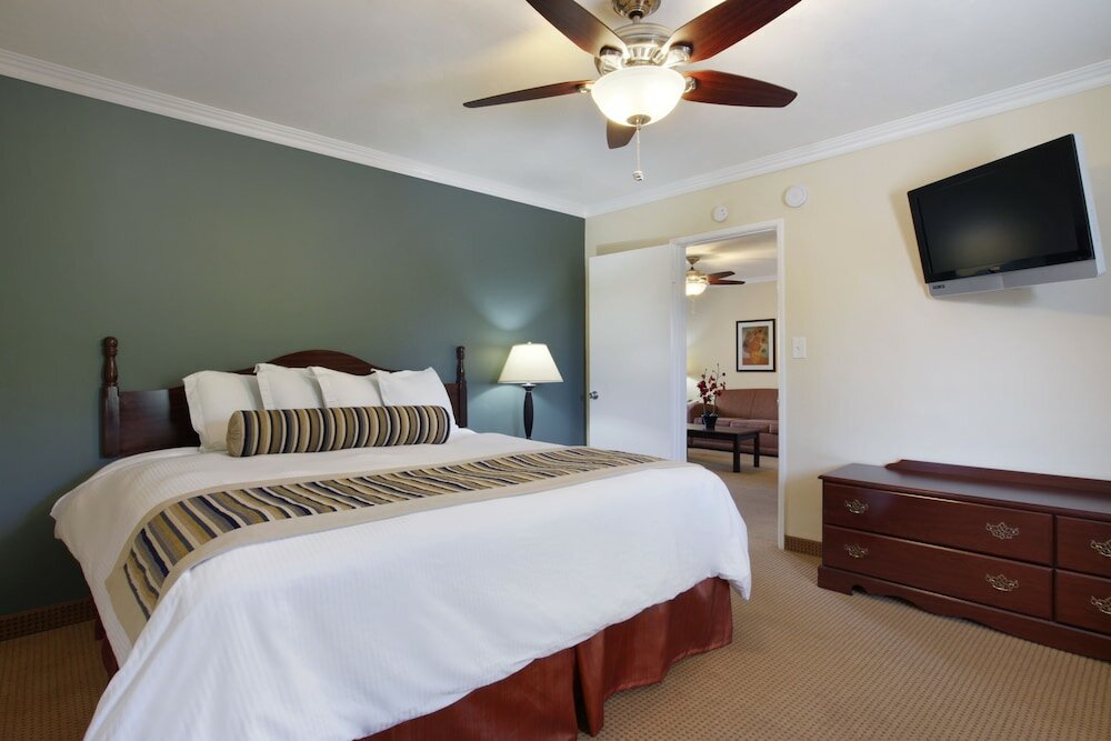 Фото Travelodge by Wyndham Santa Maria