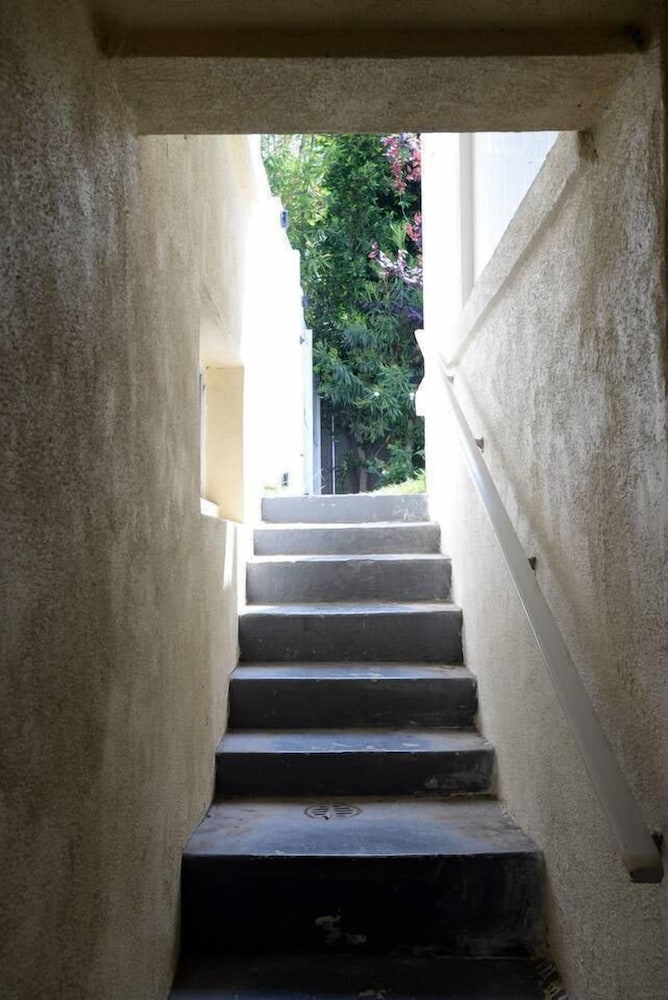 Фото Lux Suites in the Heart of Santa Monica