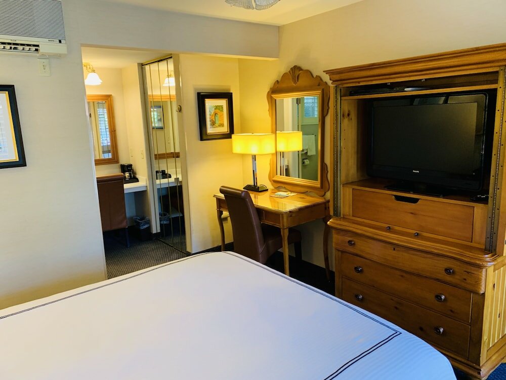 Фото Franciscan Inn & Suites