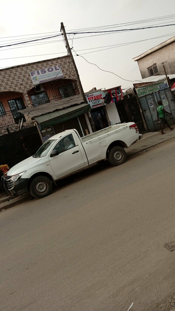 Shoe store Titanic Shop, Douala, photo
