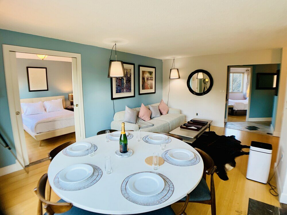 Фото Pikes meets CapHill-Convention Center