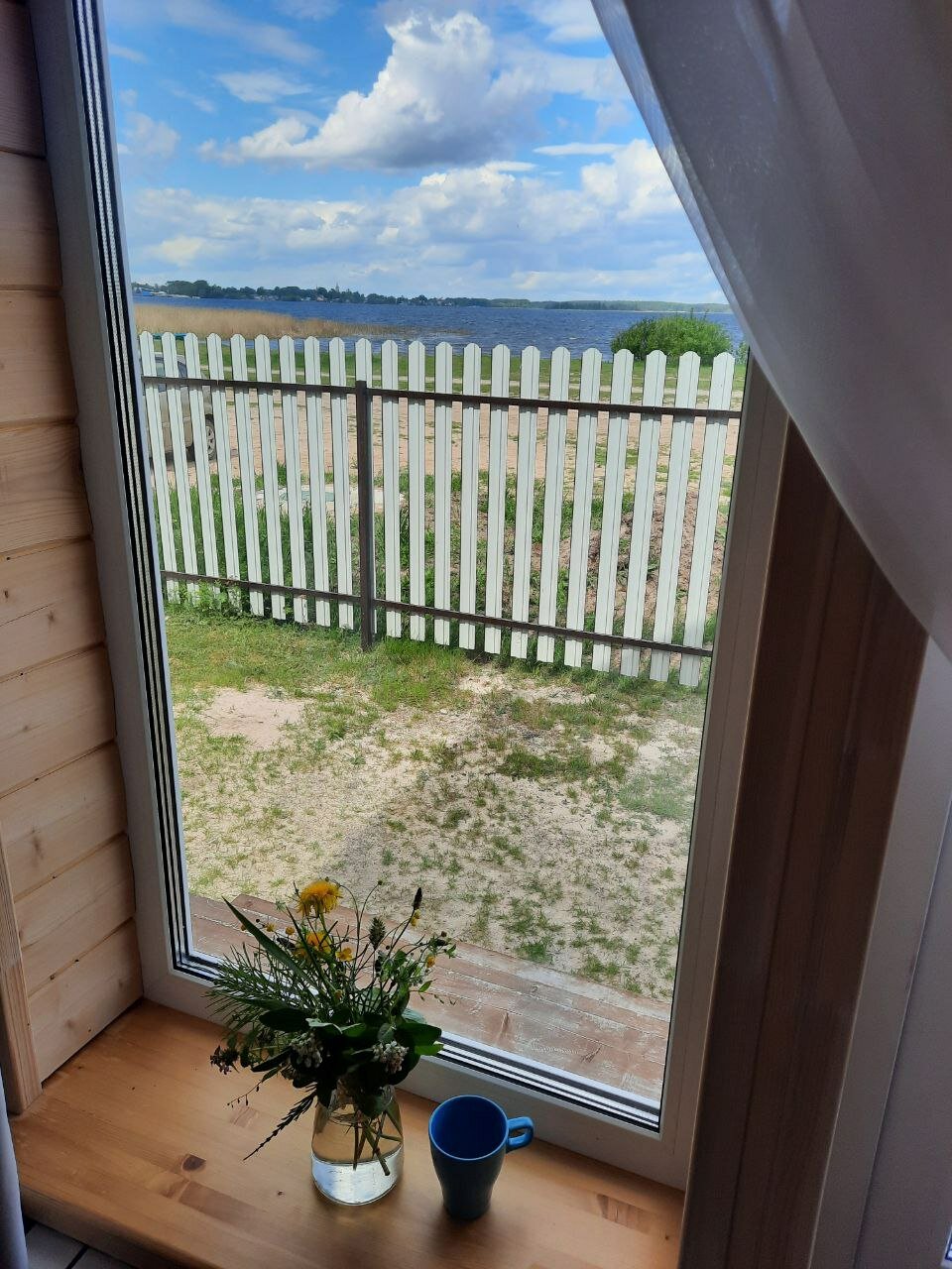 Фото Зеленый дом у пляжа