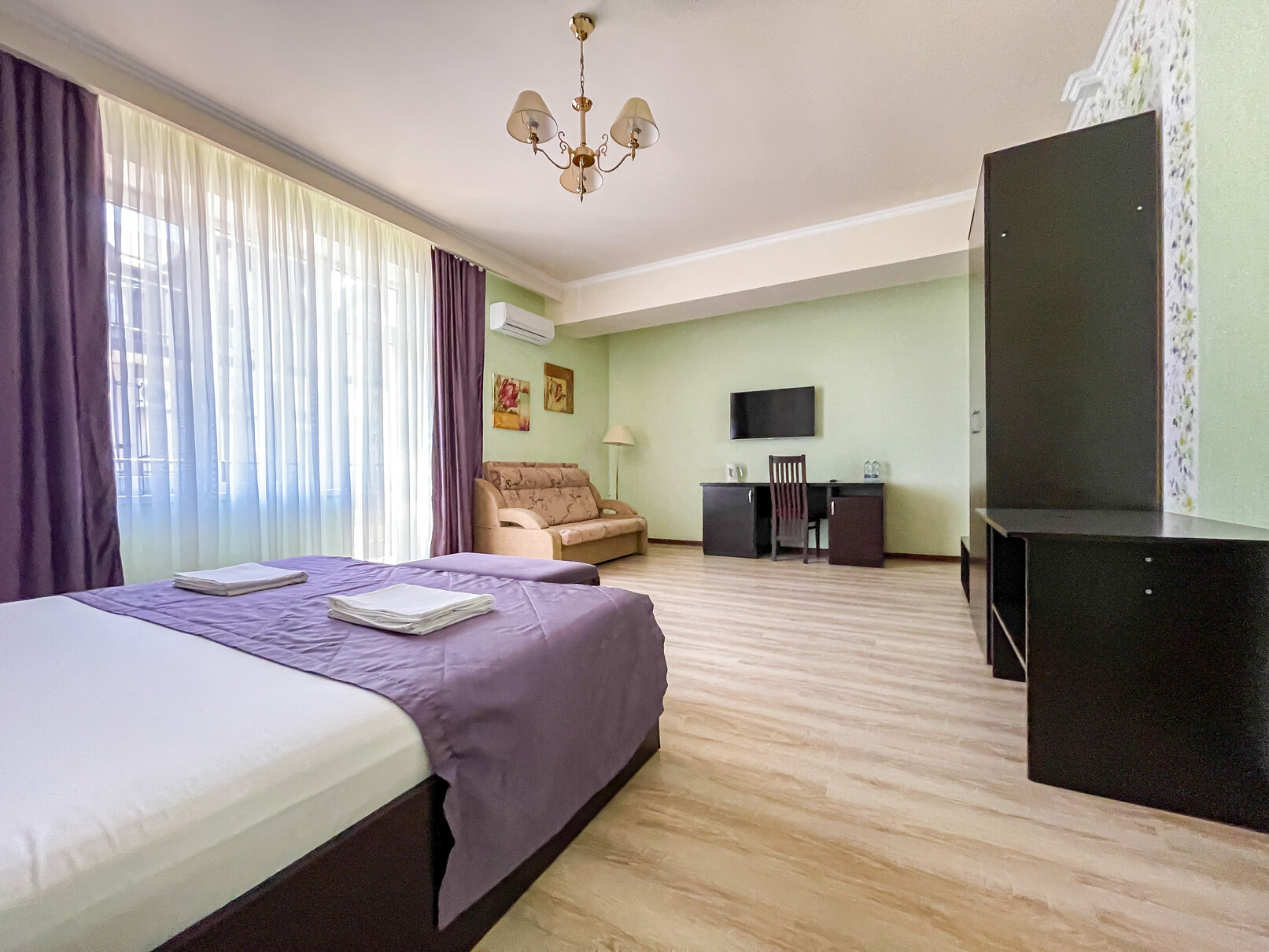 Фото отеля 2