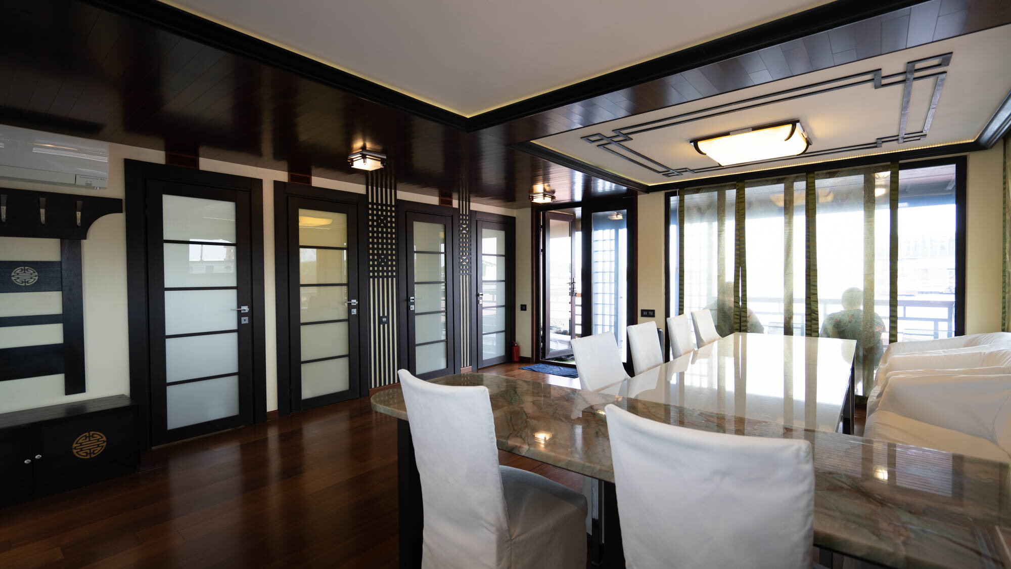 Фото Хаусбот Окинава