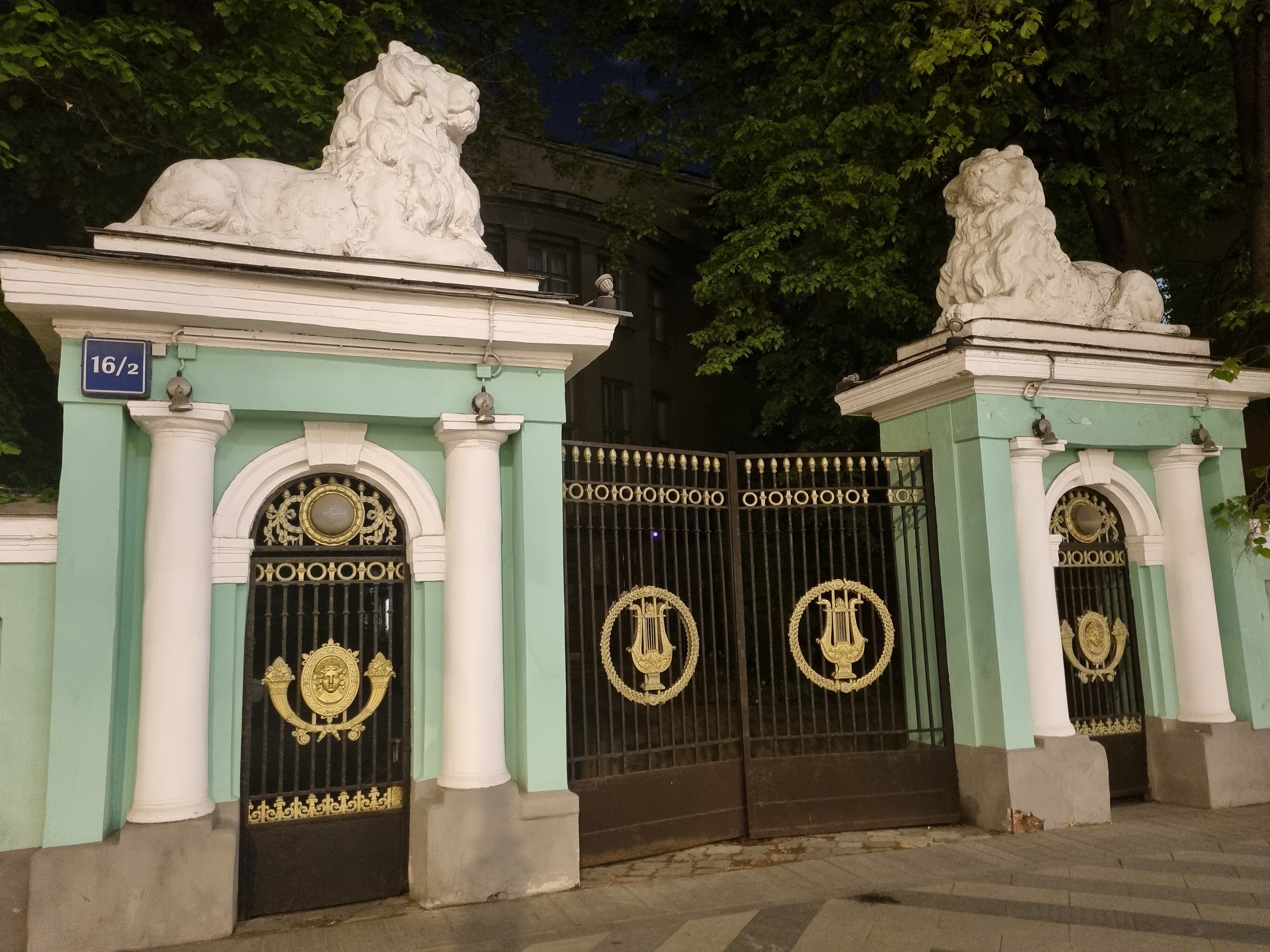 Эротические повествования семейства Глодан: истина и вымысел в их переплетении