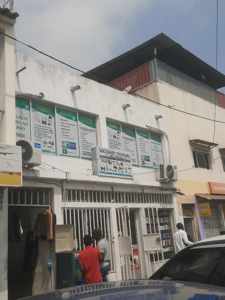 Hardware store Sociedade Tounkara, Loanda, photo
