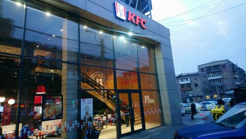 Жалаңаш жас эмо