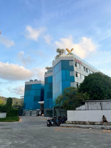 Внешний вид отеля JonoX Phuket Karon Hotel  в Кароне, фото 5