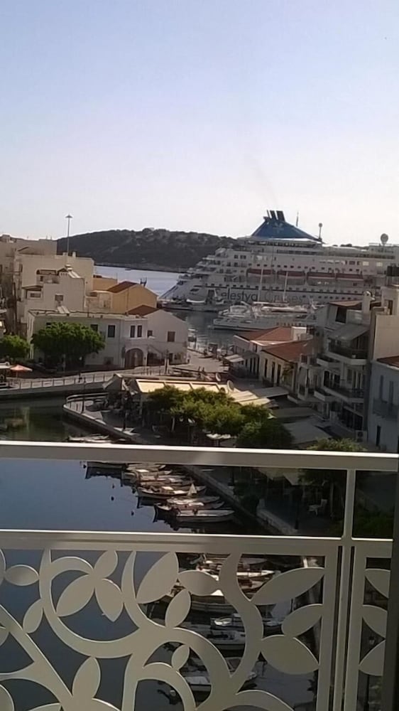 Фото Emerald Lake Studios