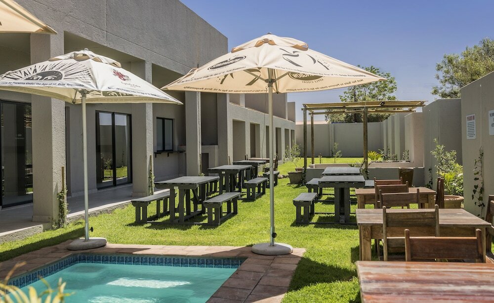 Фото Pofadder Inn by Country Hotels