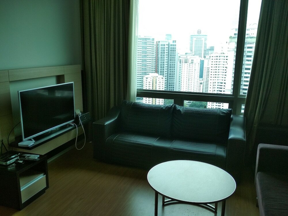 Фото Queens Service Suite at Swiss Garden Residences
