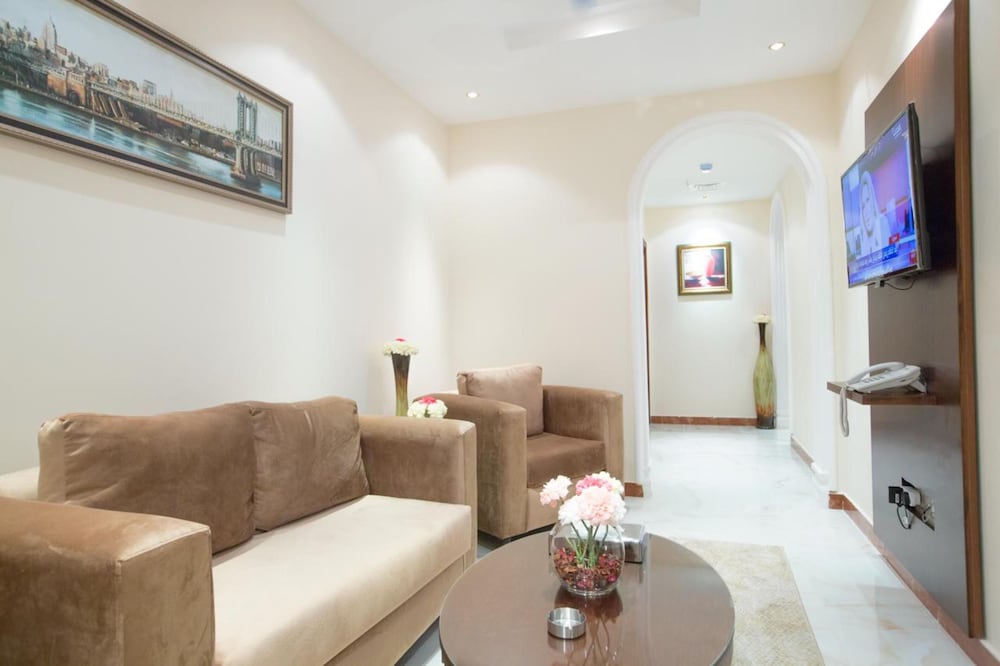 Фото Al Fouz Luxury Hotel Suites