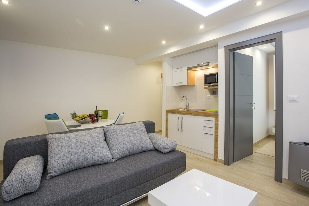 Фото Adrion Aparthotel