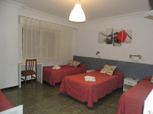 Гостиница Hostal Cumbre в Сарагосе