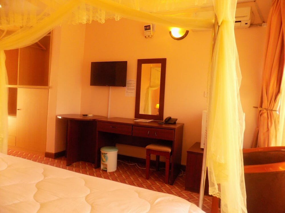 Фото Entebbe Travelle'rs Inn