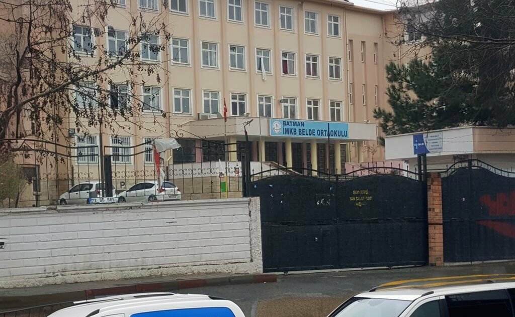 Sports ground Imkb Belde Middle School, Batman, photo