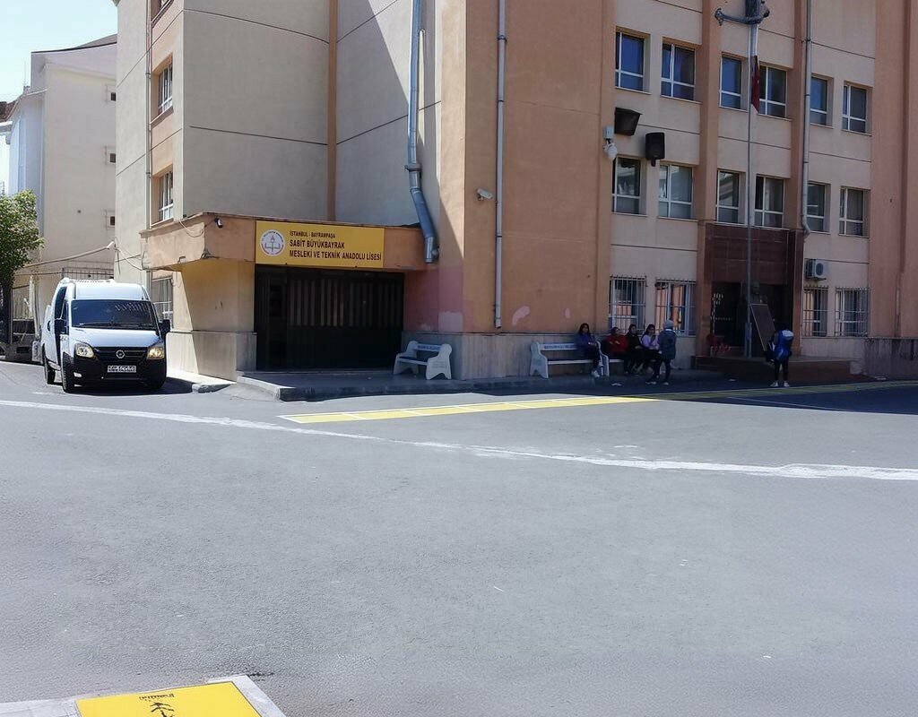 Liceo Sabit Buyukbayrak Vocational and Technical Anatolian High School, , foto