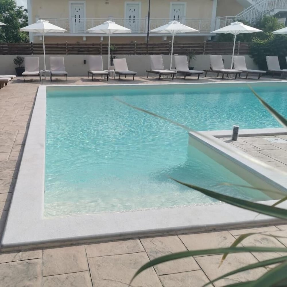 Фото The Mathraki Studios Adult Only