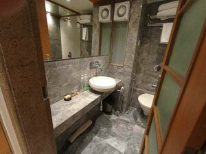 Гостиница Pride Biznotel Alkapuri