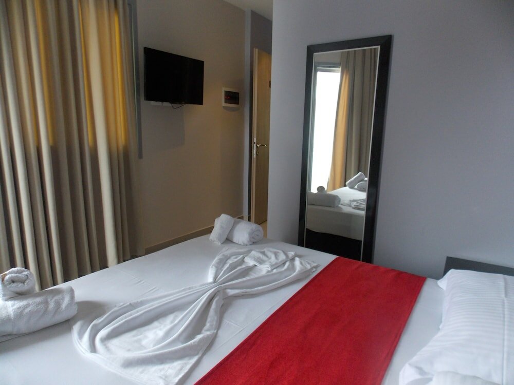 Фото Hotel Villa Qendra