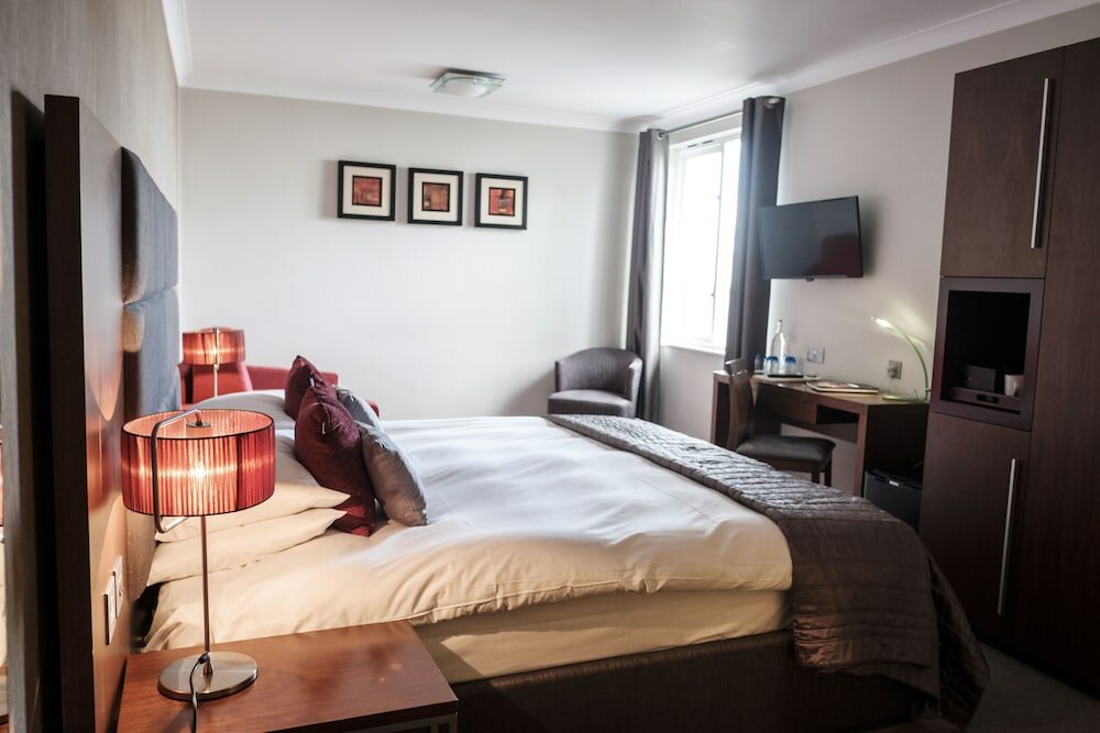 Фото The Fox & Goose Hotel