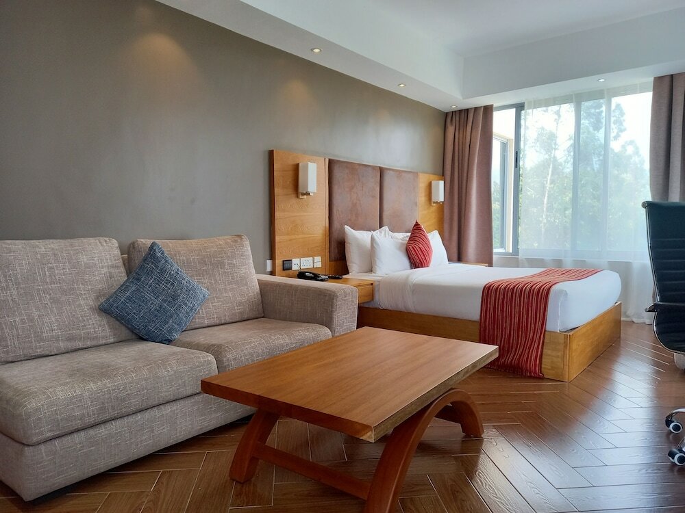 Фото The Alps Hotel