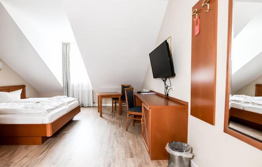 Фото Hotel Blutenburg