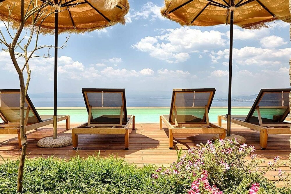 Фото Euphoria Suites