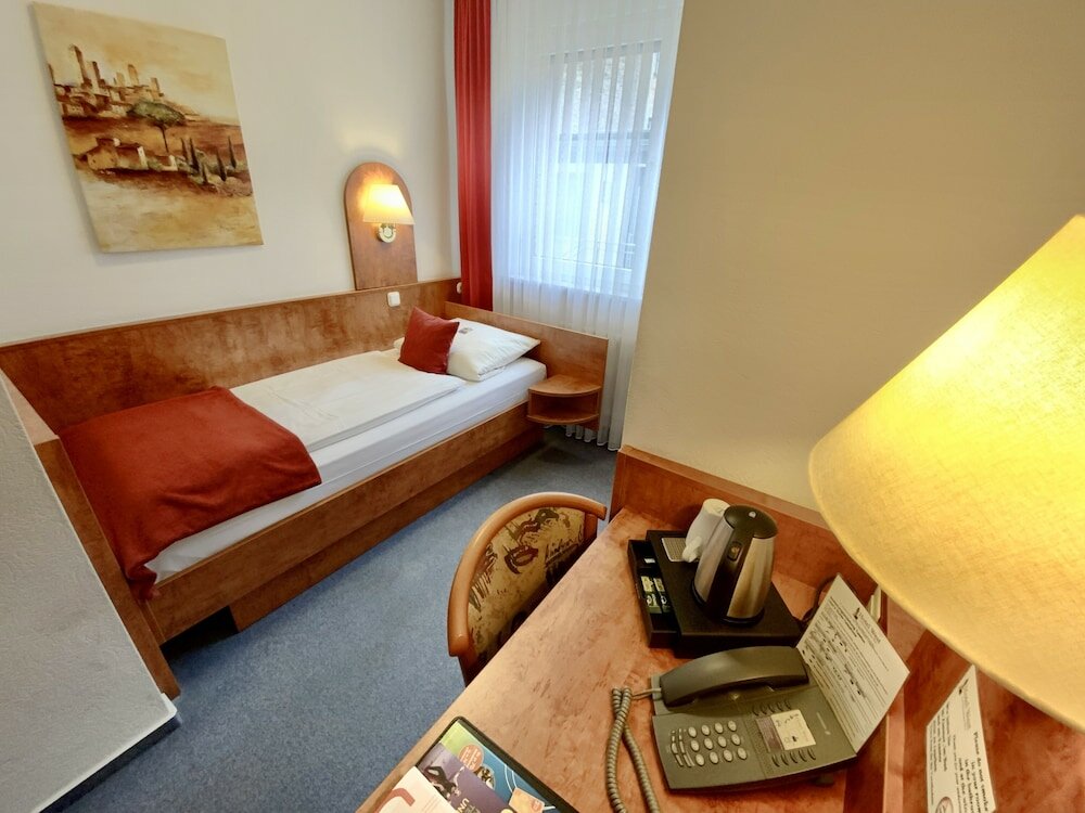 Фото Hotel West an der Bockenheimer Warte