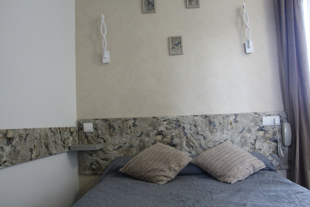 Фото Hotel Au Chapon Fin