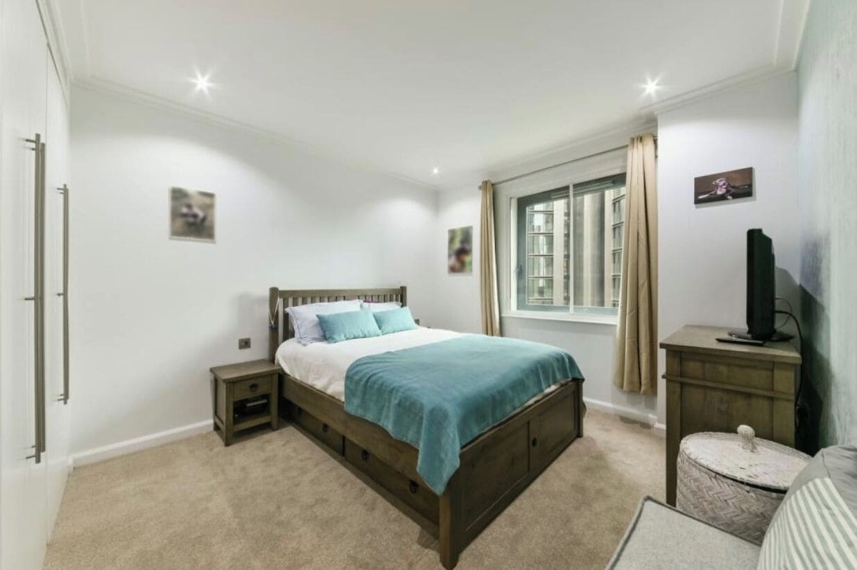 Фото Canary Wharf Waterfront Apartments