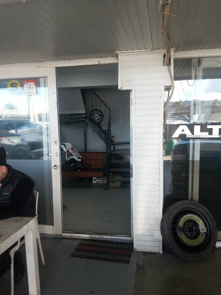 Car dealership Silahci Automotive, Izmir, photo