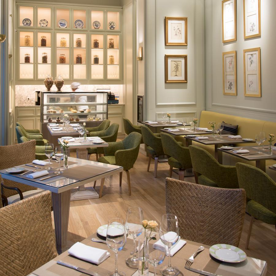 Фото Alvear Icon Hotel & Residences