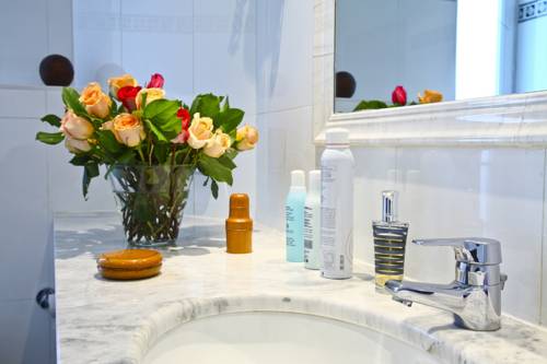 Фото Hotel de La Jatte