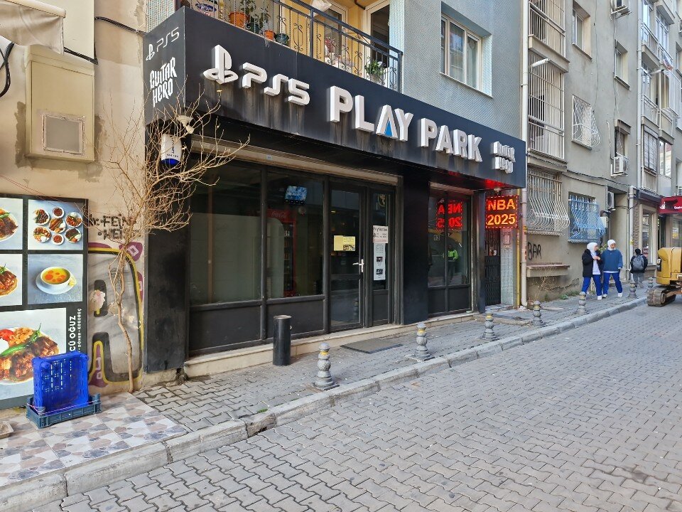 Play Park Ps5 Guitar Hero, oyun salonları, İzmir, Bornova