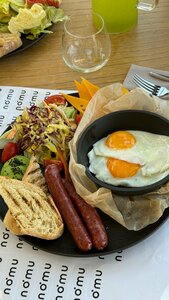 Nomu (ulitsa Atazhukina, 10В) ، مقهى