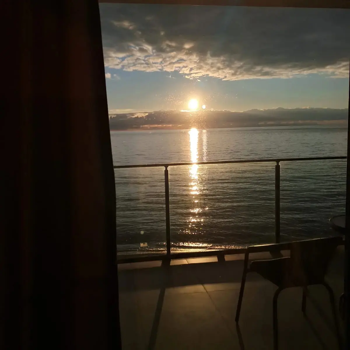 Фото Art More Hotel