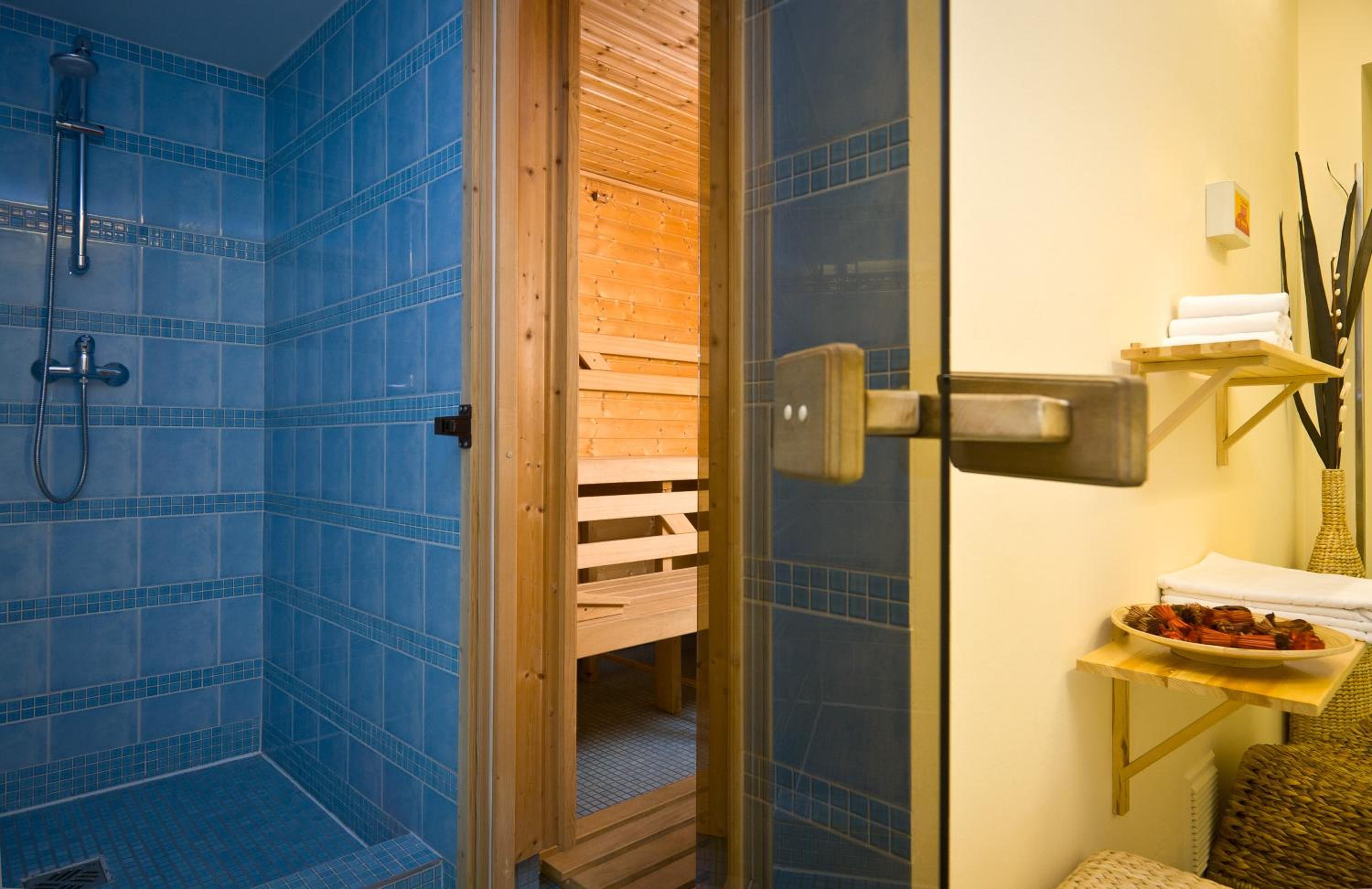 Фото Mamaison Residence Belgicka