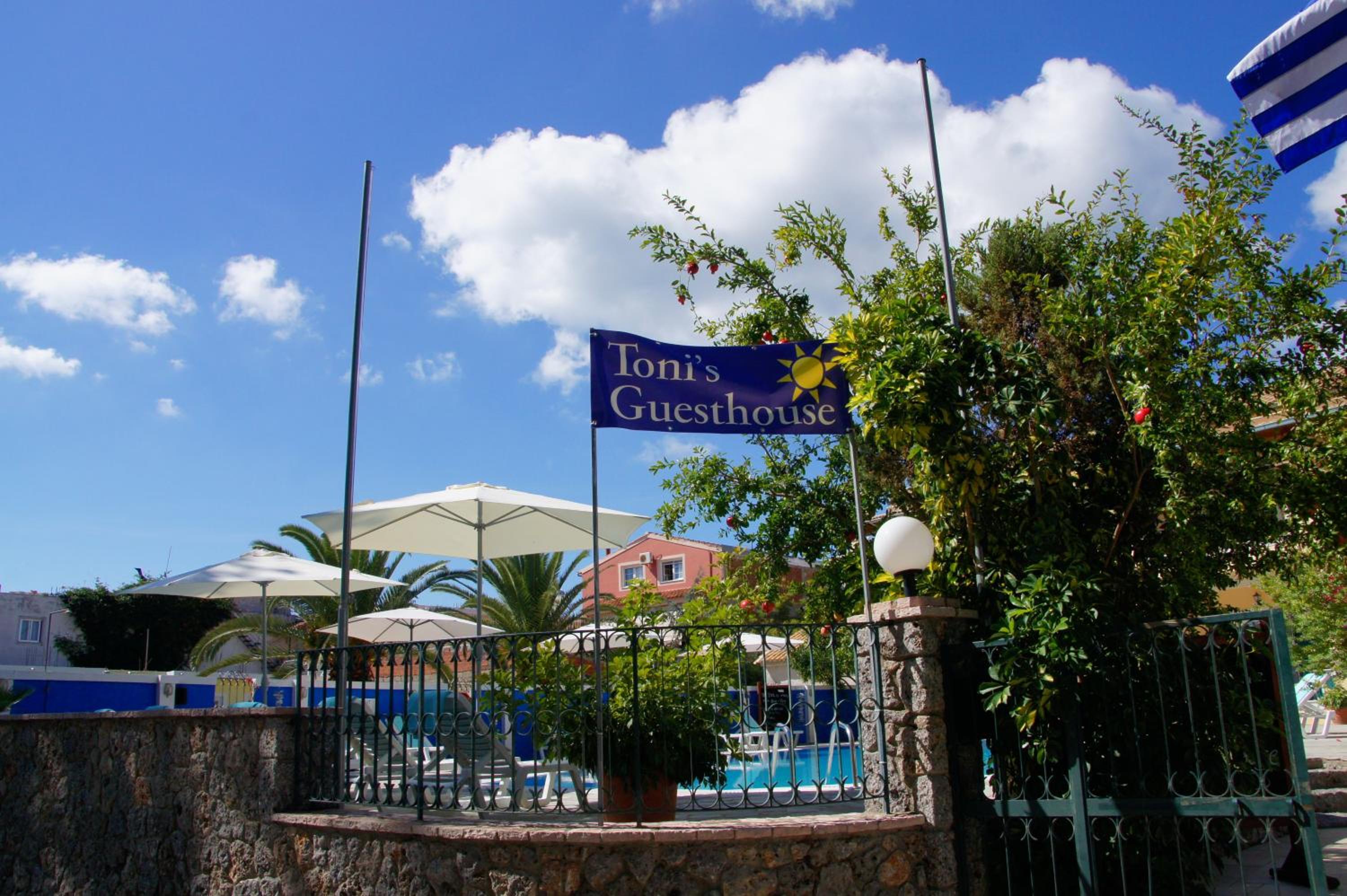 Фото Toni's Guesthouse