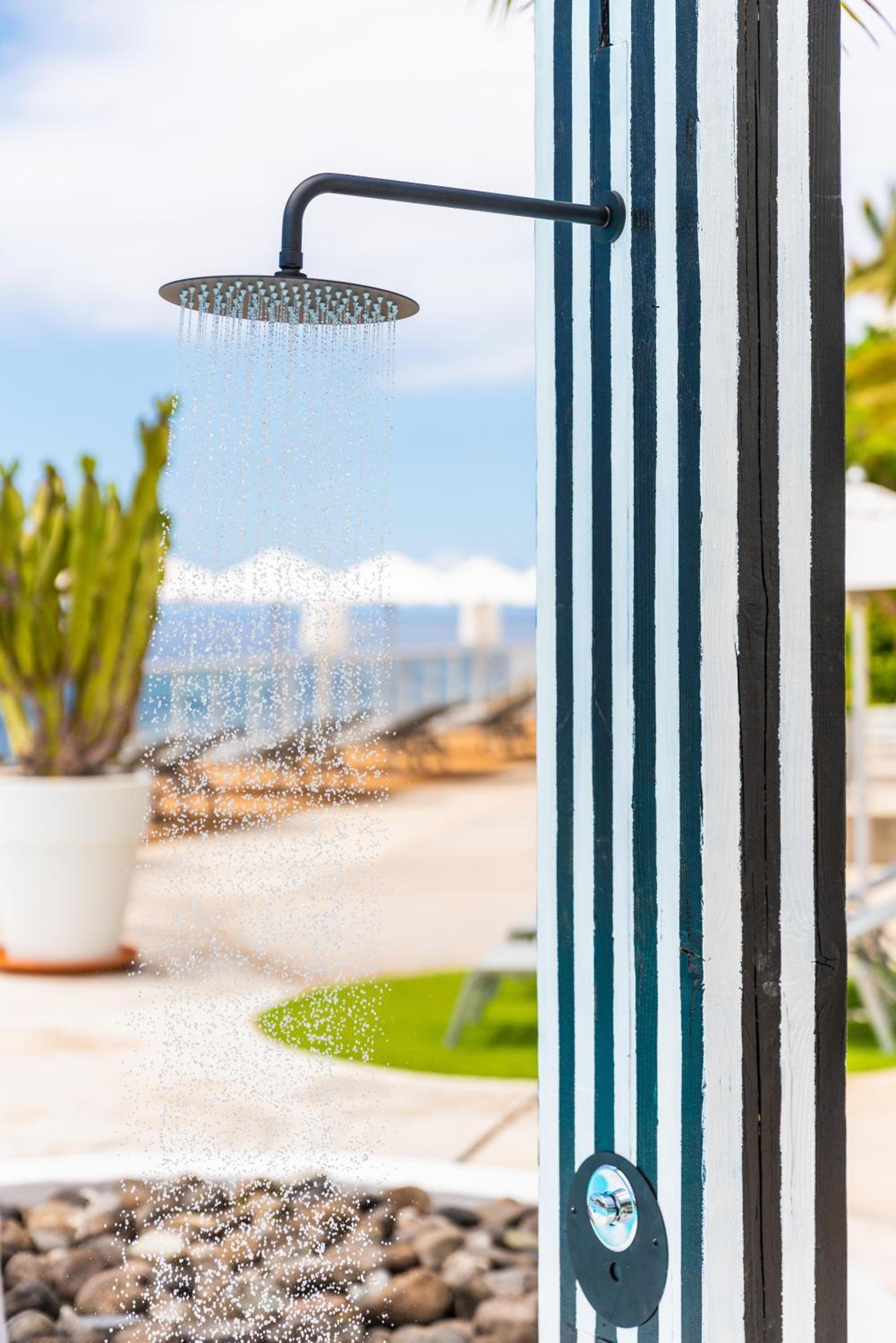 Фото Marina Bayview - Adults Only