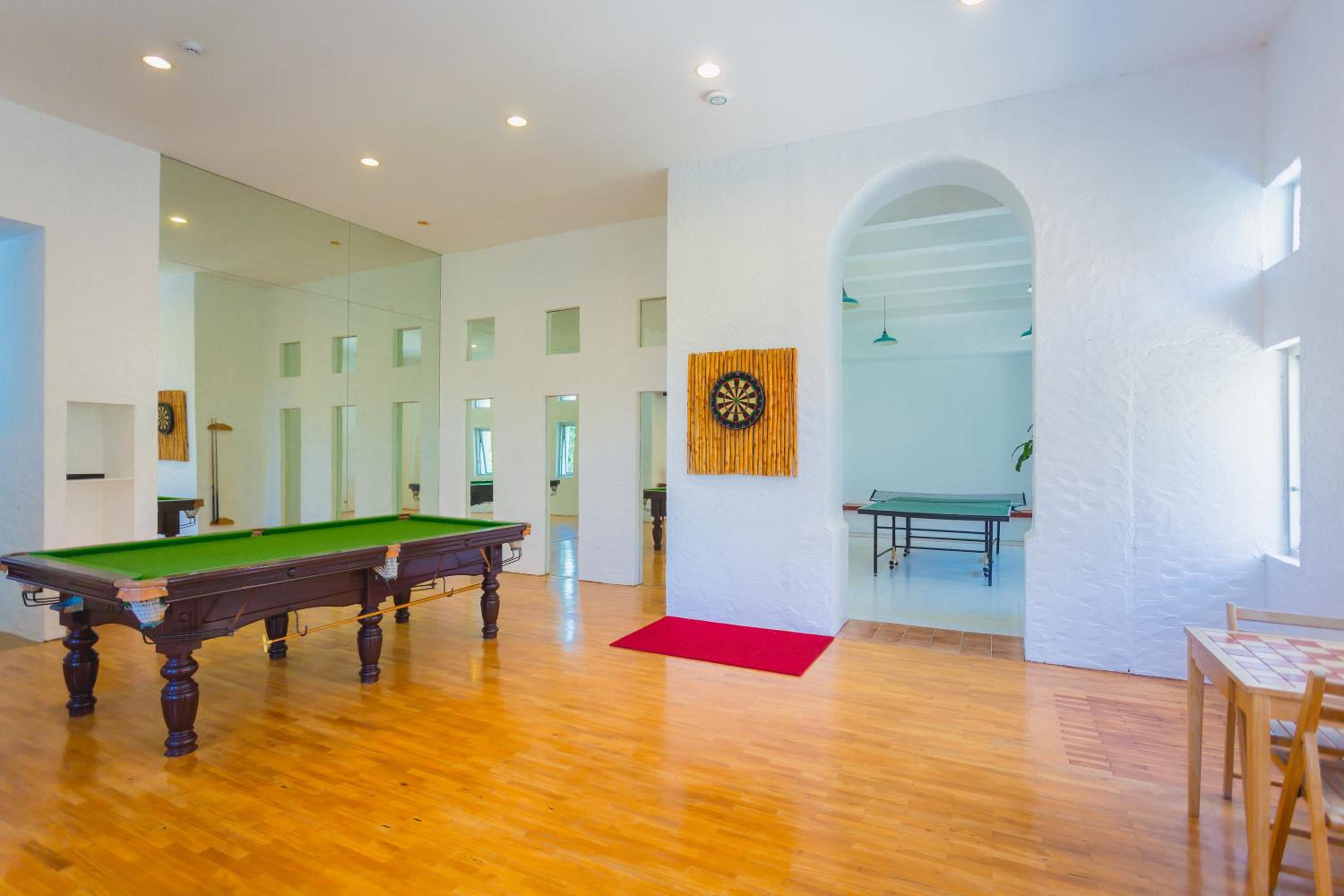 Фото Waterfront Suites Phuket by Centara