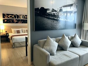 Гостиница The Straits Hotel & Suites