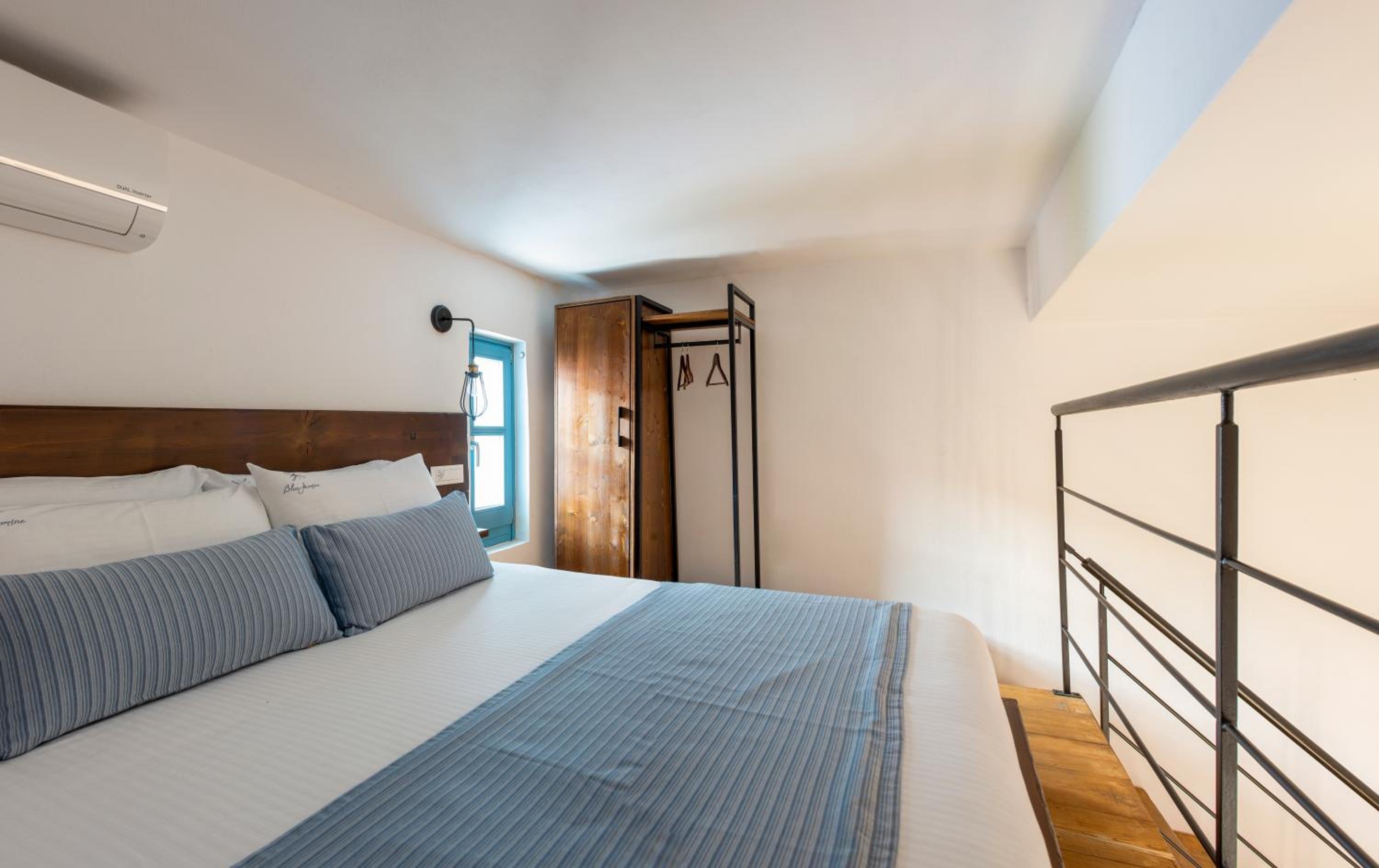 Фото Blue Jasmine Suites