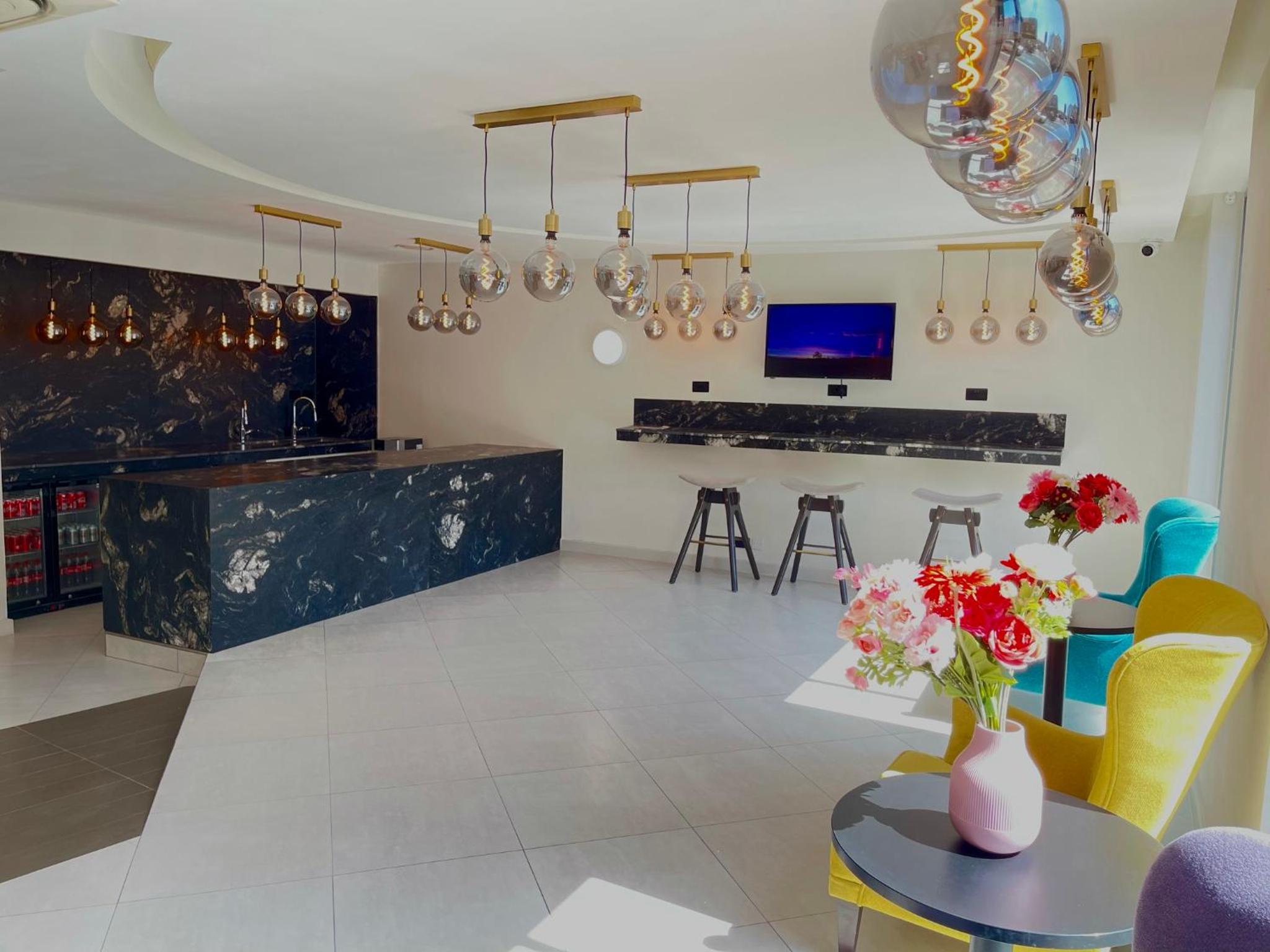 Фото Axiom Park Hotel