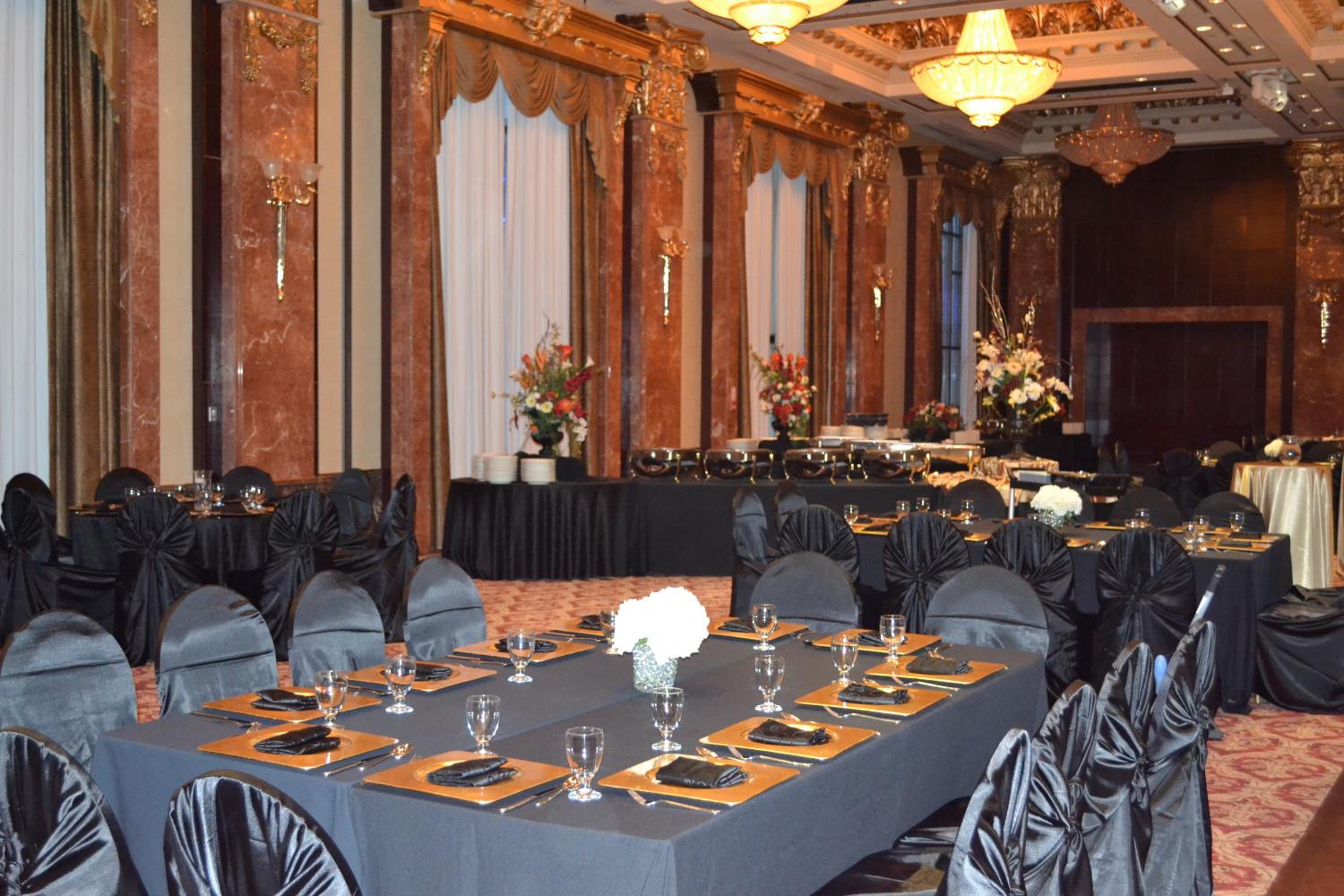 Фото Radisson Toronto Airport West