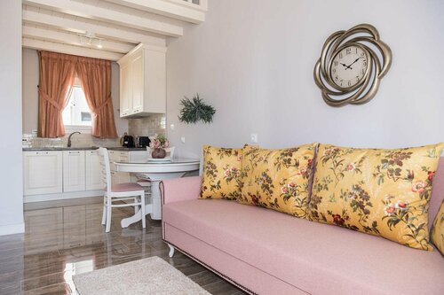 Гостиница Nafsika Suites
