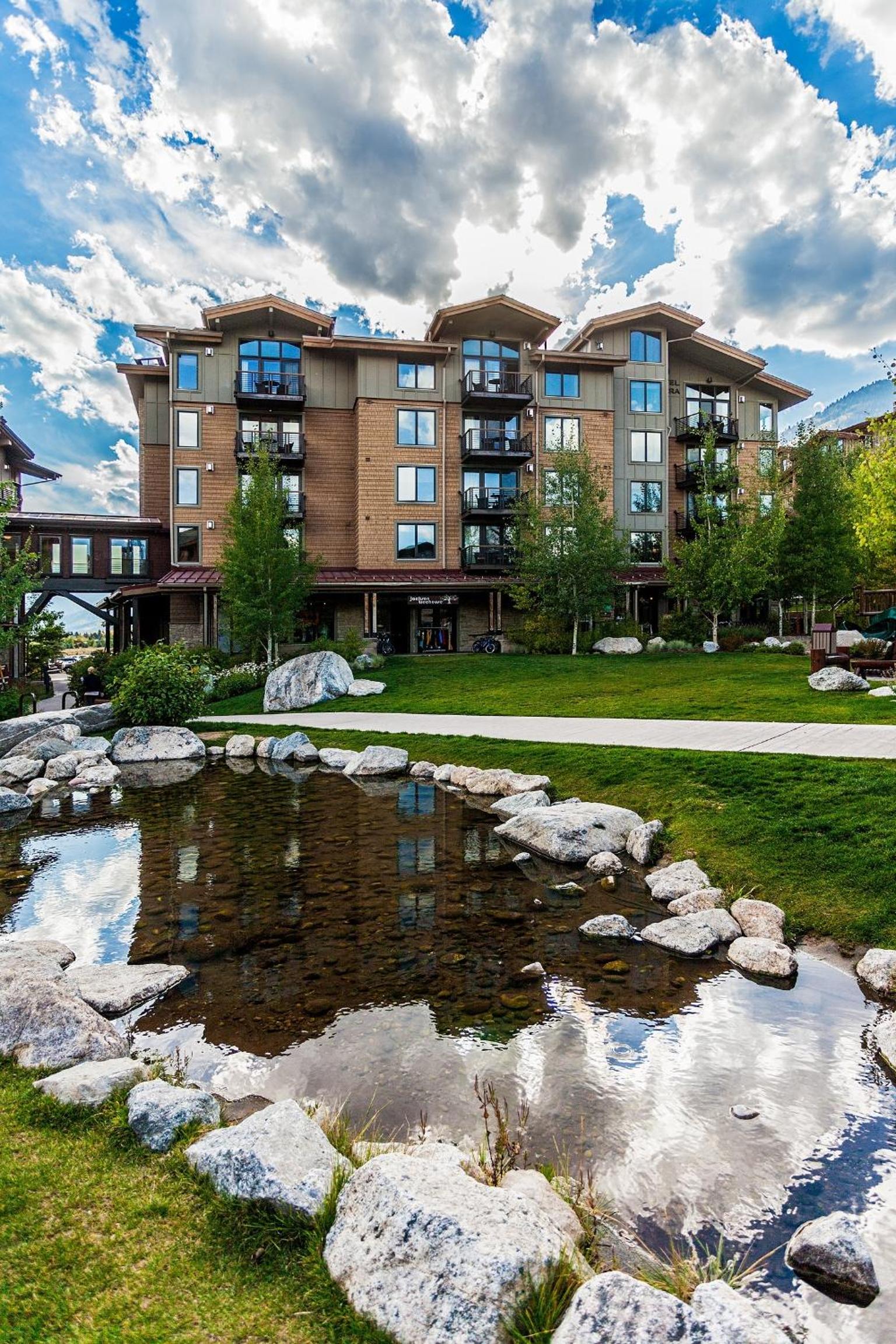 Фото Hotel Terra Jackson Hole - A Noble House Resort